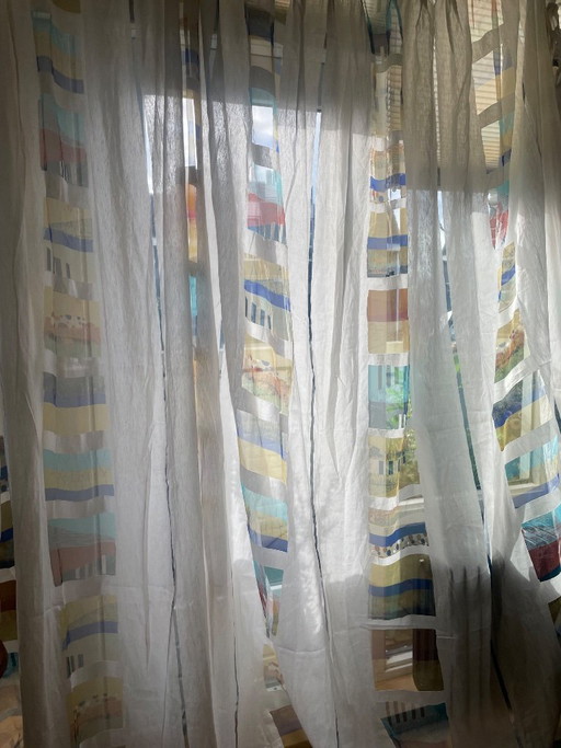 Kinnasand (nu Kvadrat) Tussengordijnen 4 panelen (totaal 16 meter) Geplooid