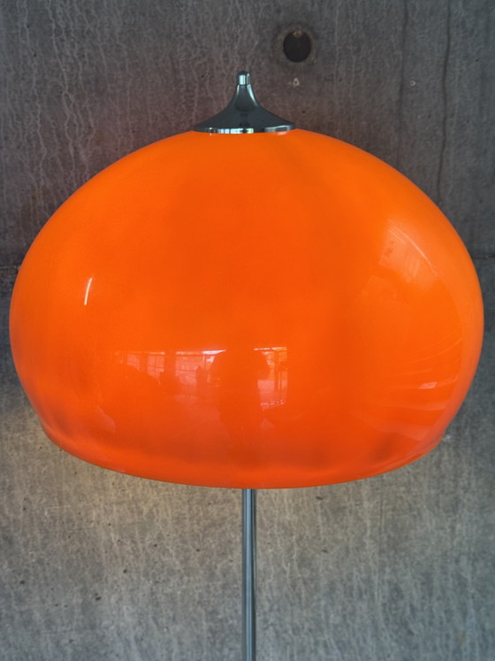 Image 1 of Harvey Guzzni Space Age vloerlamp