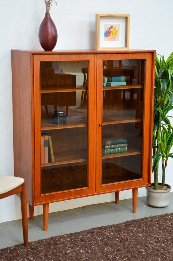 Image 1 of Vintage teakhouten vitrinekast, ladekast, dressoir, kledingkast, plank uit het midden van de vorige eeuw