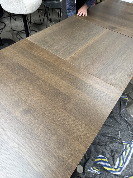 BoConcept Augusta Esstisch – Esstische, Leder, Metall (photo 5 of 7)