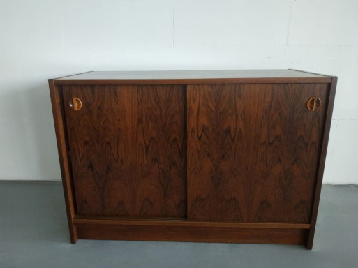 Vintage dänischer Wandschrank/Sideboard aus Palisanderholz aus den 1970er Jahren mit Schiebetüren