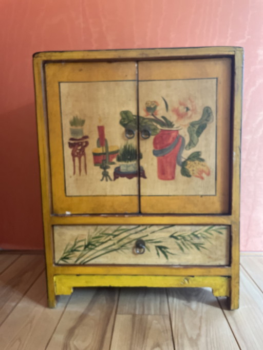 Altes chinesisches Sideboard-Schränkchen