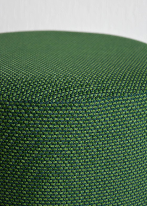 Image 1 of Reposapiés redondo verde en tejido Kvadrat Drop - Ø37cm x H40cm