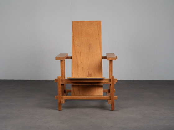 Fauteuil lounge moderniste dans le style de Gerrit Rietveld, Pays-Bas, années 1980 – Wood (photo 2 of 10)