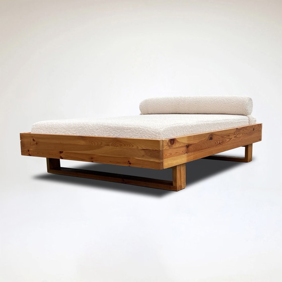 Image 1 of Modernist pine and bouclé daybed by Ate van Apeldoorn for Houtwerk Hattem 1970s