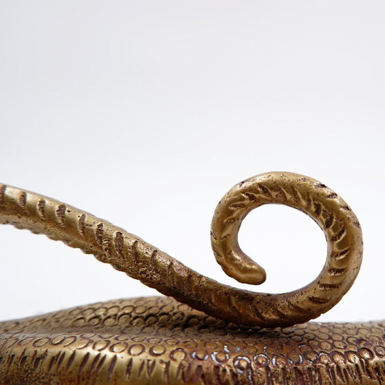 Image 1 of Messinggriff in Form einer Komodo-Echse