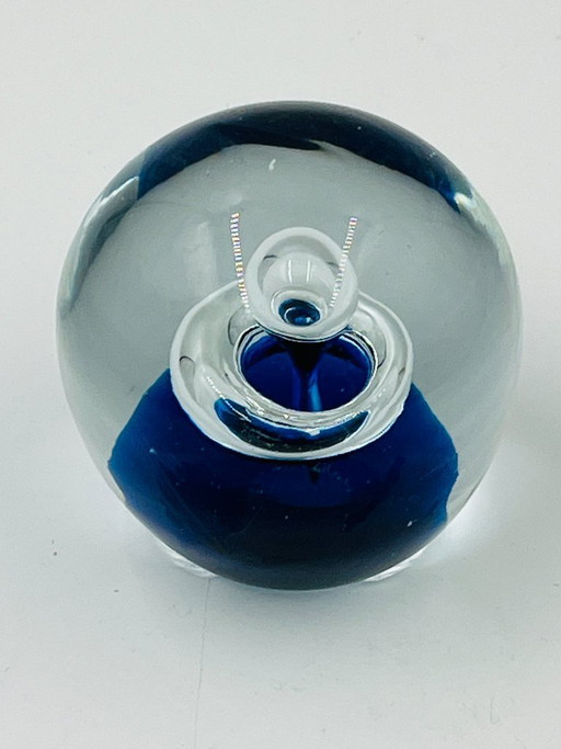Fermacarte vintage in vetro soffiato blu, 9 cm