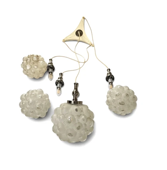 Suspension cascade 4 boules avec abat-jour en 'verre bulle' – Glass (photo 5 of 8)