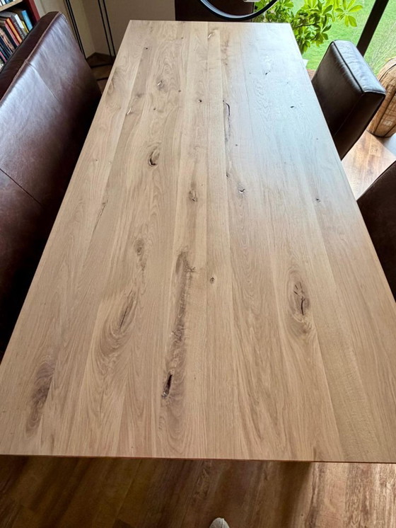 Image 1 of Ein wunderschöner Esstisch im Industrial-Stil steht wegen Zusammenziehens zum Verkauf.