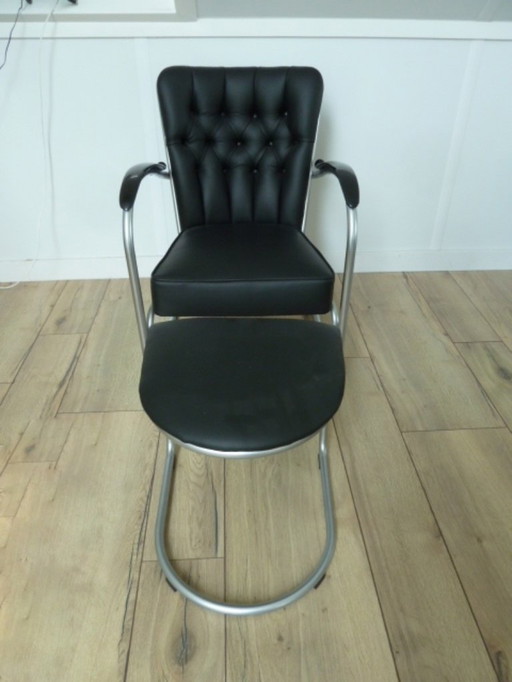 1x fauteuil Gispen 412 EKC met hocker