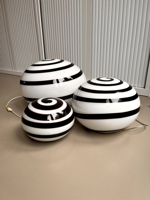 Set of 3 ILU di Vetro glass floor lamps – handmade swirl – 90s design – vintage/retro