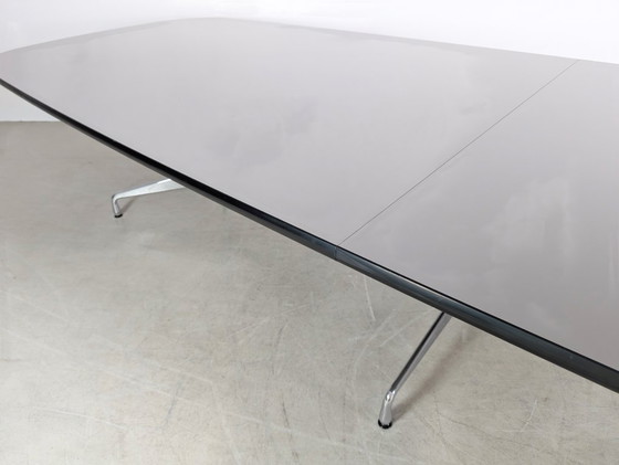 Image 1 of Mesa de conferencias Vitra, mesa segmentada, mesa de comedor Charles & Ray Eames