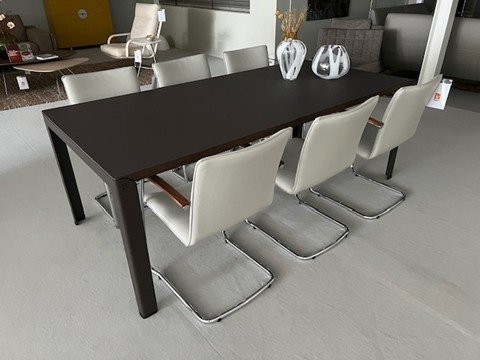 Image 1 of Leolux Kalia dining table - 210x100