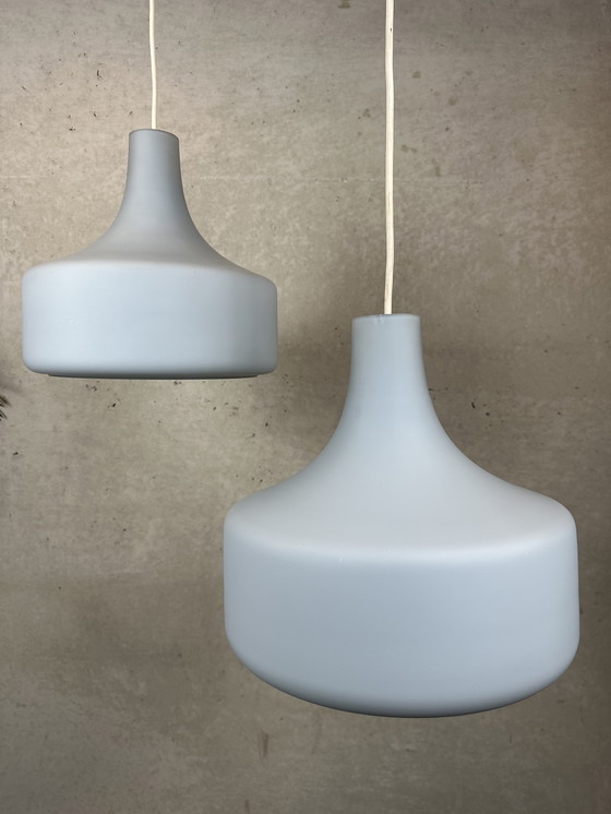 Image 1 of 2x vintage opaline hanglampen - pastelblauw
