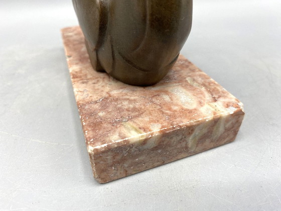Image 1 of Buchstütze „Schwan 1“ im Art-Deco-Stil – Statue auf Marmorsockel – Frankreich, ca. 1930