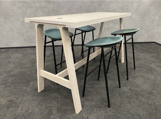 Image 1 of Montis Doble design table with 4 bar stools