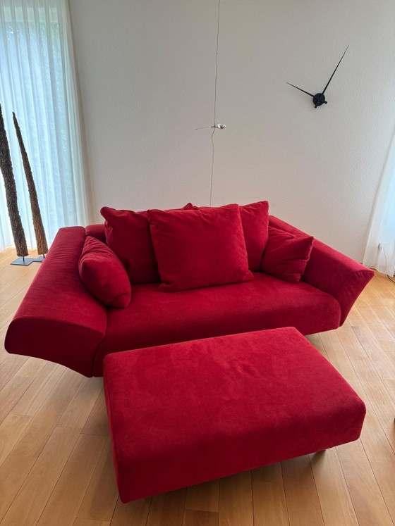 Image 1 of Magnifique canapé rouge design Rolf Benz avec pouf