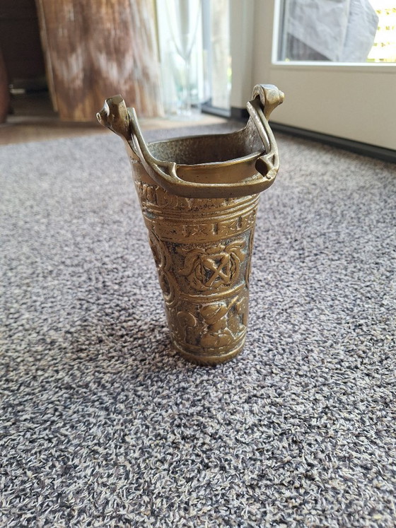 Image 1 of seau d'eau bénite