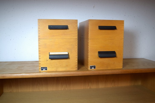 Set van twee vintage indexkaartendozen van BUS. Houten indexkaartendoos.