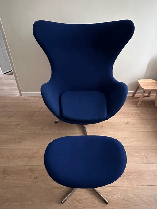 Fritz Hansen egg chair including footstool