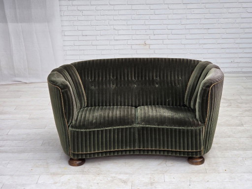 Dänisches 2-Sitzer-Gebogenes Sofa aus den 1960er Jahren, Bezug aus Velours, Eichenholz. – 2 zitsbanken (photo 2 of 17)