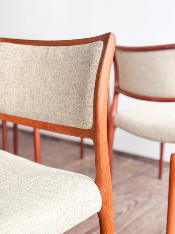 Image 1 of Set van 6 teakhouten eetkamerstoelen van Niels O. Møller voor J.L. Moller, model 80