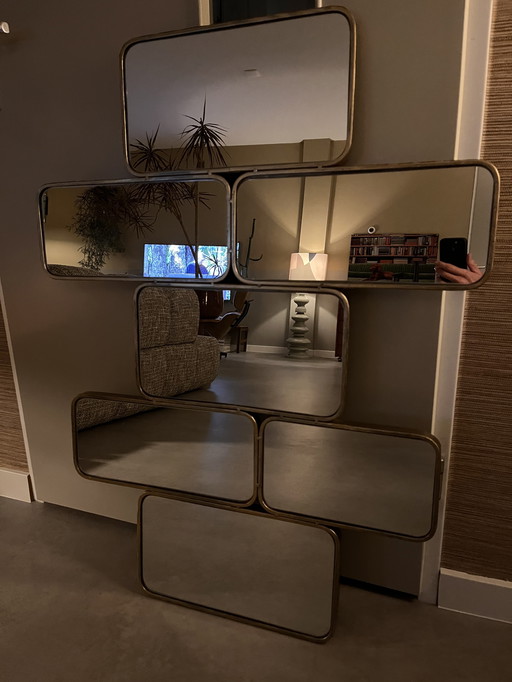 Gold-colored mirror matte