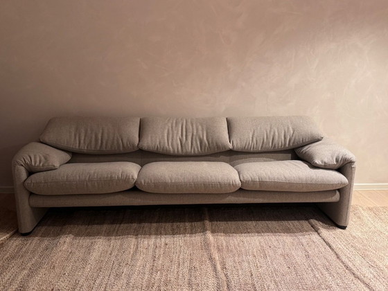Cassina Dreisitzer – 3-5 Sitzer Sofas, Textile (photo 4 of 7)