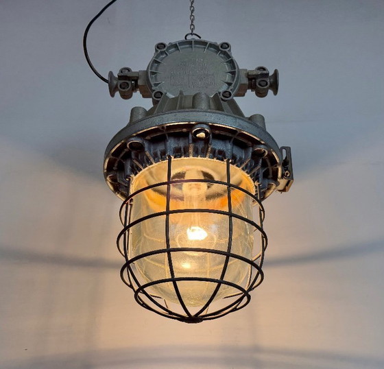 Image 1 of Grande lampada a sospensione industriale in alluminio pressofuso di Zaos, anni '70