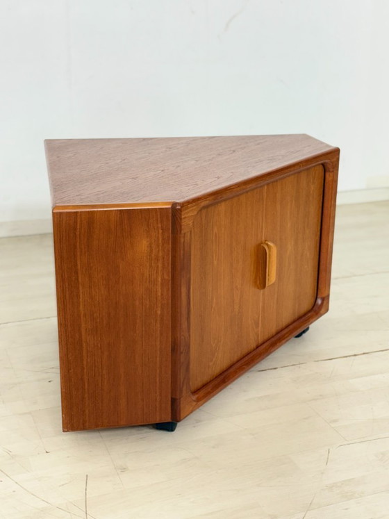 Image 1 of Commode en teck Drylund / Meuble TV d'angle en teck style années 60 / Commode en teck années 60