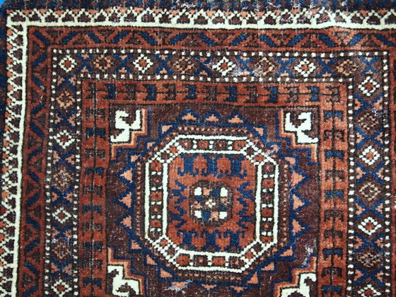 Image 1 of Bolso afgano Baluch antiguo hecho a mano de 44 cm x 45 cm (1,4' x 1,5'), década de 1900 - 1C384