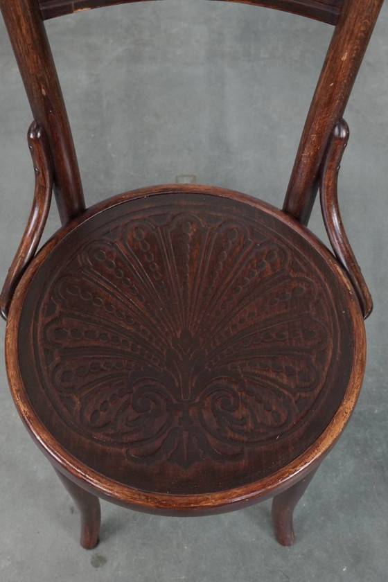 Image 1 of Sedia da bistrot Cosmos in legno vintage e senza tempo con splendidi intagli