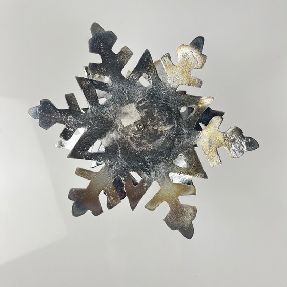 Image 1 of Silberner Schneeflocken-Kerzenhalter aus Metall