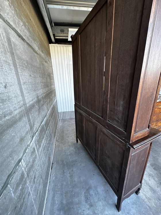 Image 1 of Tweedelig, gebeeldhouwd eikenhouten buffet/dressoir - Lodewijk XV-stijl, 19e eeuw