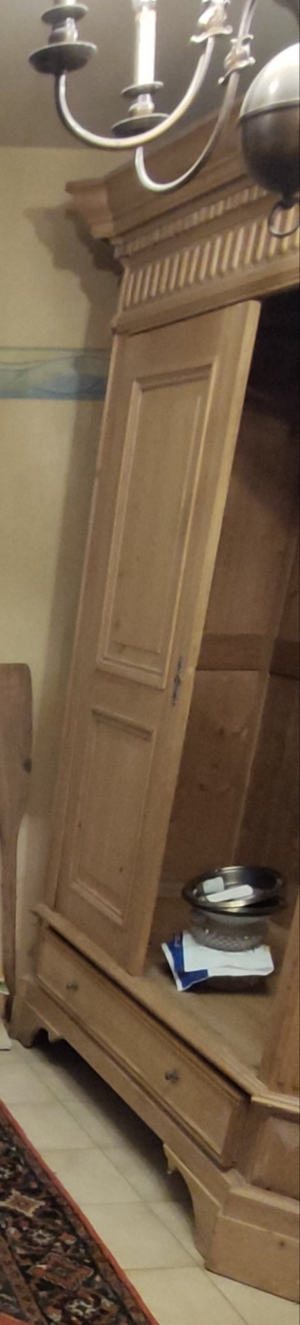 Image 1 of Beautiful large antique solid wood cupboard (hall cupboard wardrobe)