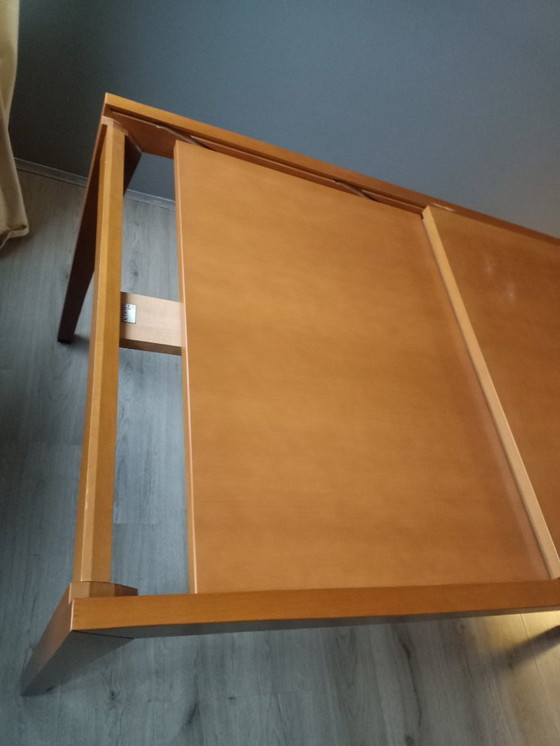 Image 1 of Leolux extendable dining table