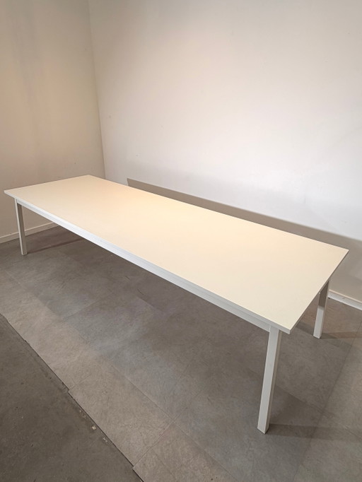 Moooi Shaker eettafel (photo 2 of 8)