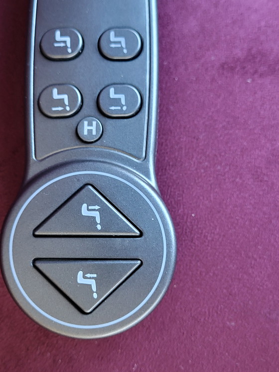 Image 1 of Luxury corner sofa, 3 recliners, 10 months old