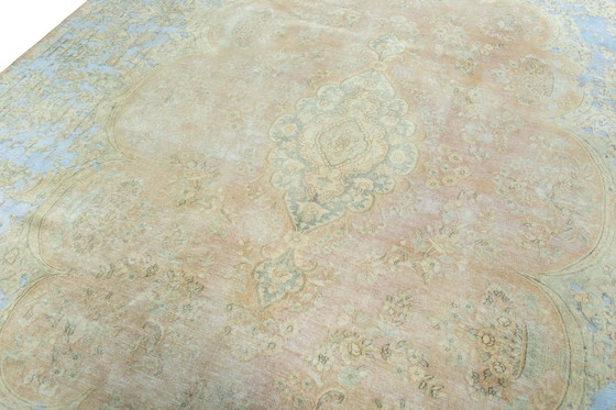 Image 1 of Handgeknoopt Vintage Royal vloerkleed - 379 x 304 cm - Fijne pastelkleuren