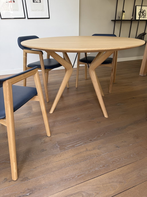 Dining table Lakri 1:20 x 76 round new (from Til)