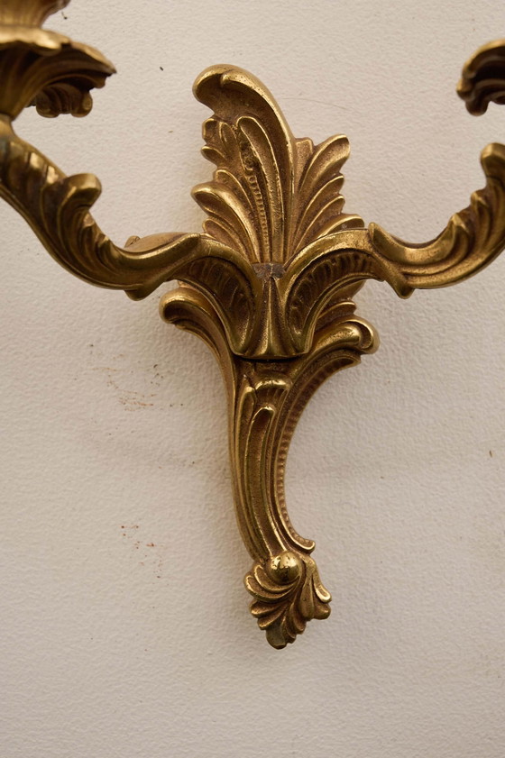 Paar Wandleuchten aus Messing im Louis-XV-Stil, Gold (Foto 2 von 5)