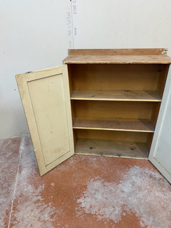 Small vintage patinated solid wood hanging cabinet / wall cupboard, Shelving unit, White (photo 10 of 10)
