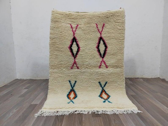 White Berber rug with decoration, 250cm x 150cm – Rugs & carpets, Wool (photo 3 of 10)