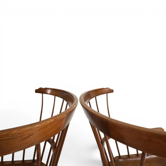 Image 1 of Par de sillones Windsor hechos a mano, Inglaterra, circa 1960.