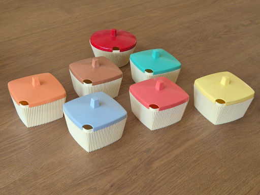 Plastic retro trays from Turkstra
