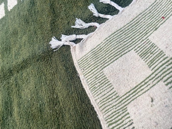 Image 1 of Alfombra bereber Atlas hecha a mano, artesanía tradicional, verde y blanco, 150 x 250 cm.