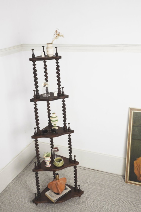 Traditioneel Gerstekorrel Hoekrek in Donker Ebbenhout, Vintage Massief Houten Vitrinekast, Wandrek, Bruin (foto 18 van 19)