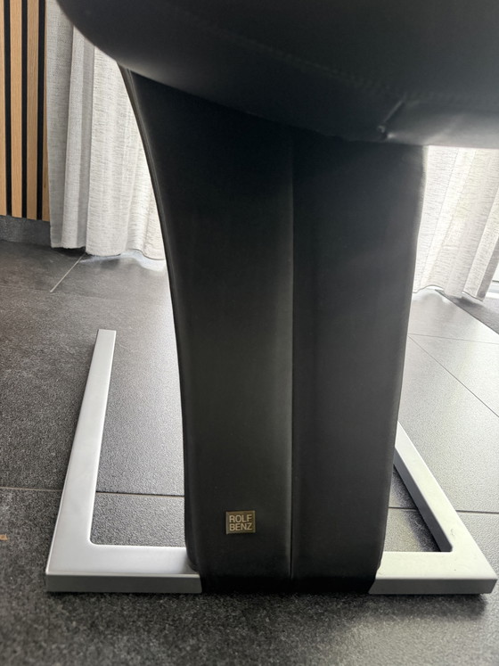 Image 1 of Rolf Benz stoelen, zwart met mat aluminium 