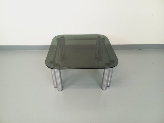 Image 1 of Vintage Italiaanse vierkante Space Age salontafel van gerookt glas en verchroomd metaal uit de jaren 70