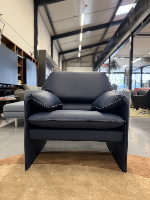 Leolux Bora Beta Armchair Ceras Mazerine Leather